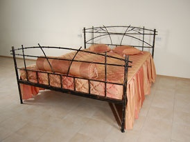 Кованая кровать